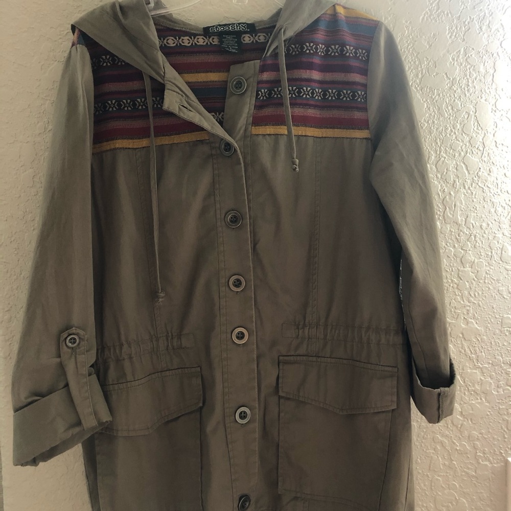 Army style coat w/ Embroidery on the shoulders